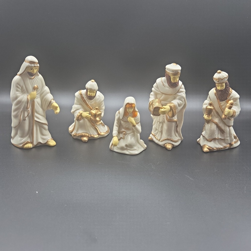 Porcelain Nativity Set Wise Men, Joseph And Mary Missing-Baby Jesus